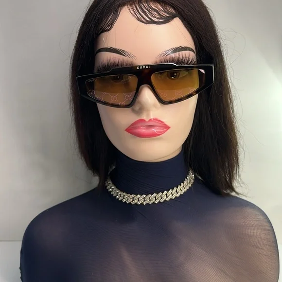 ? - New Authentic Gucci Yellow Logo Browline Unisex  display picture 1